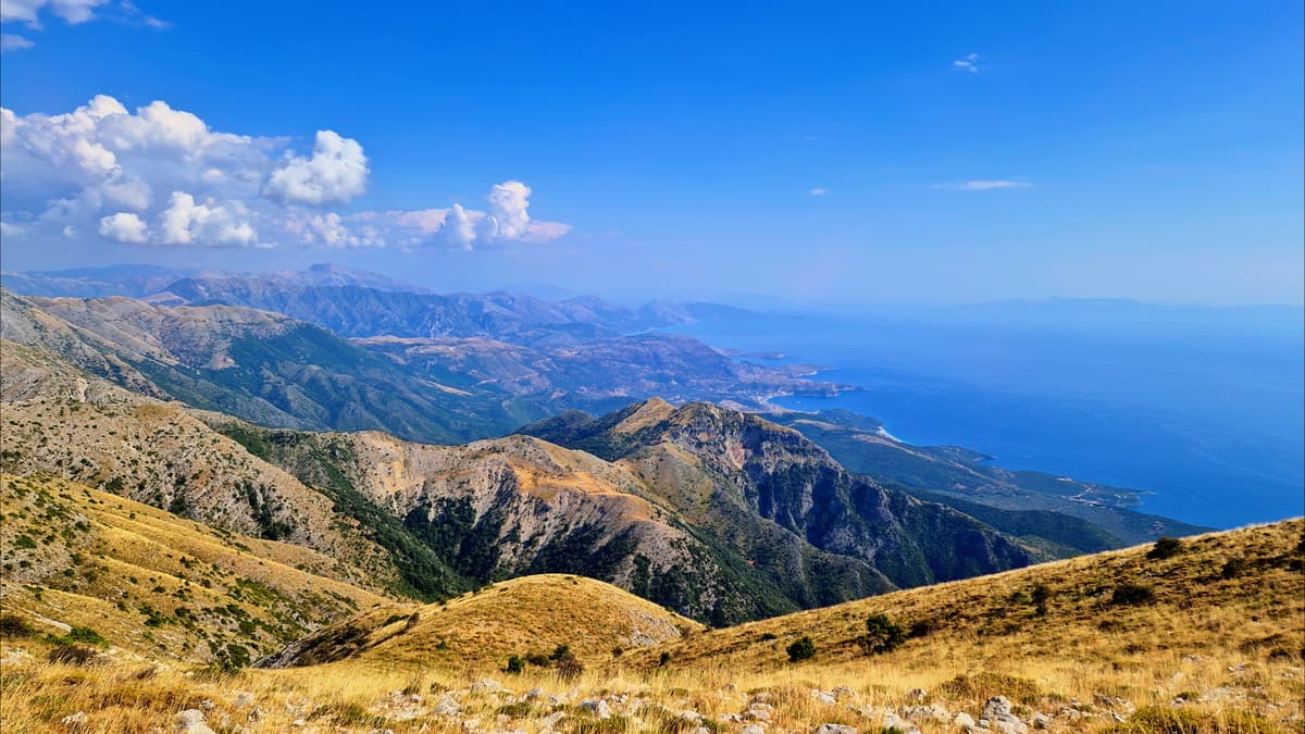 Views from Vali Bufit trail.